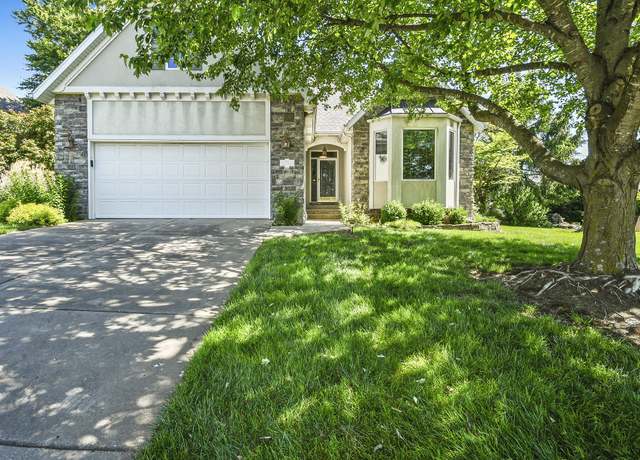 Property at 962 S Carriage Ave, Springfield, MO 65809, 3 beds, 3 baths