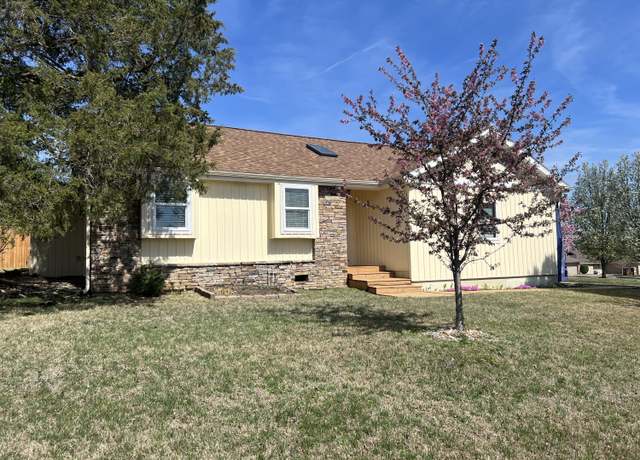 Property at 109 Lancashire Dr, Branson, MO 65616, 3 beds, 2 baths