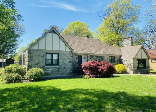 Property at 902 N Lincoln Ave, Monett, MO 65708, 3 beds, 2.5 baths