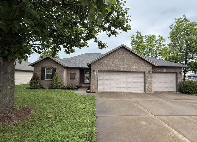 Property at 895 W Linwood Ave, Nixa, MO 65714, 3 beds, 2 baths