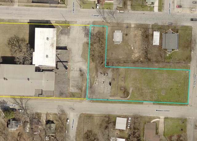 Property at 300 S 6th St, Branson, MO 65616