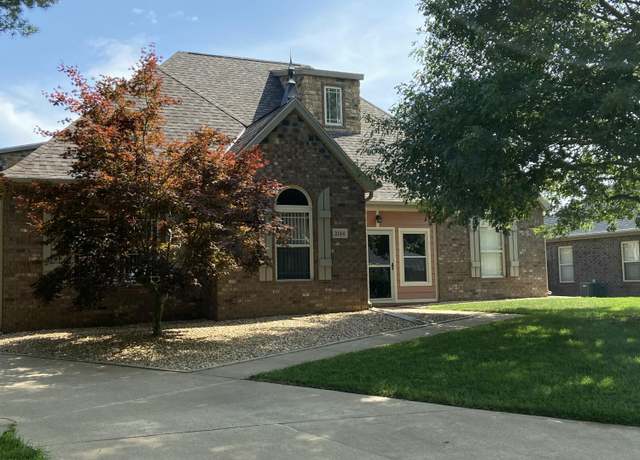 Property at 2114 E Finch St, Ozark, MO 65721, 4 beds, 2 baths