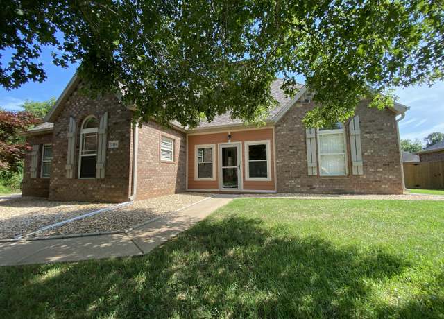 Property at 2114 E Finch St, Ozark, MO 65721, 4 beds, 2 baths