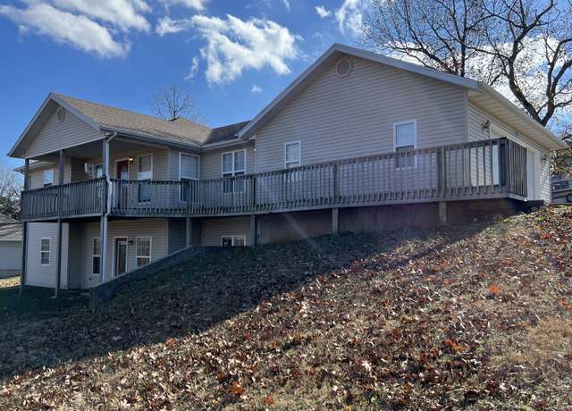 Property at 66 Celebration Dr, Reeds Spring, MO 65737, 4 beds, 3 baths
