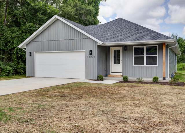 Property at 1851 N Patterson Ave, Springfield, MO 65803, 3 beds, 2 baths