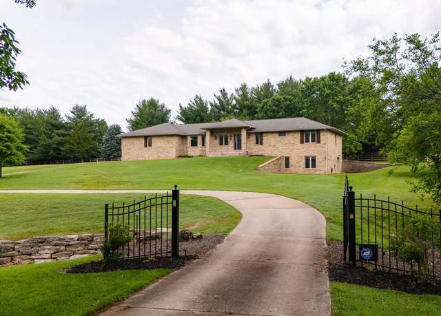 Property at 4491 E Farm Rd 136, Springfield, MO 65809, 4 beds, 3 baths