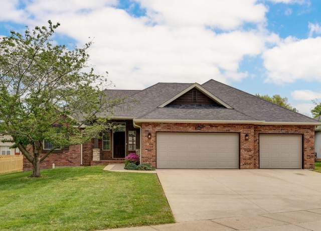 Property at 5596 S Pinehurst Ave, Springfield, MO 65810, 4 beds, 3 baths