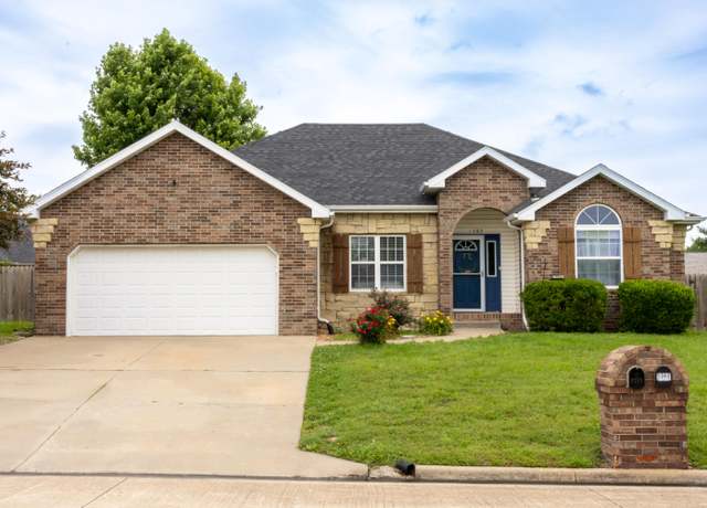 Property at 1585 S Mission Ave, Bolivar, MO 65613, 3 beds, 2 baths