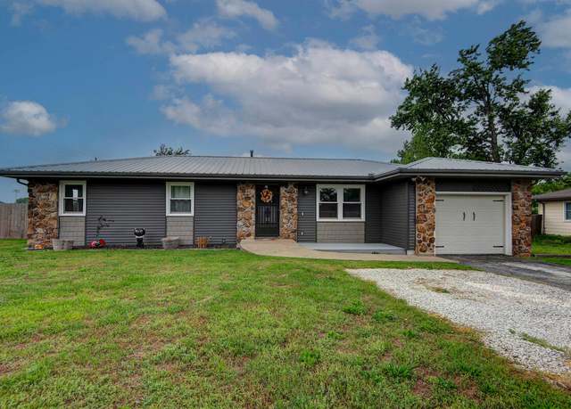 Property at 701 Spruce St, Nixa, MO 65714, 4 beds, 1.5 baths