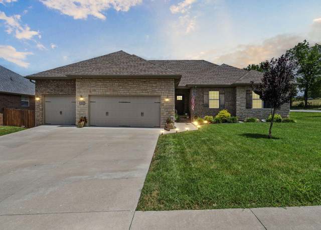 Property at 902 N 19th Ave, Ozark, MO 65721, 4 beds, 2 baths