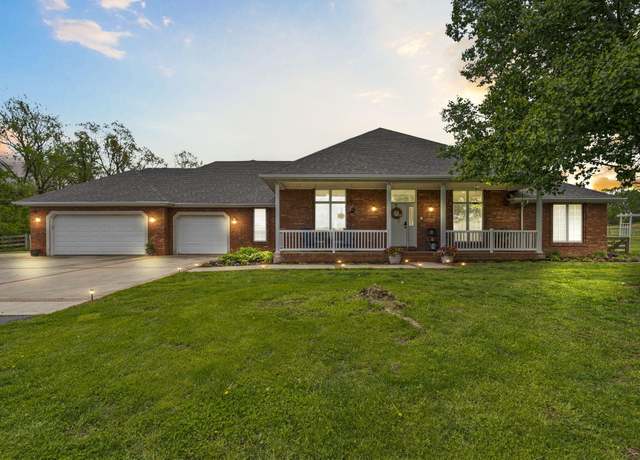 Property at 894 Golf Course Rd, Marshfield, MO 65706, 5 beds, 4.5 baths