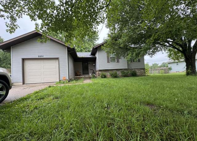 Property at 2201 S 14th St, Ozark, MO 65721, 4 beds, 2 baths