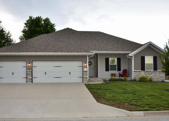 Property at 4845 W Washita St, Springfield, MO 65802, 4 beds, 2 baths