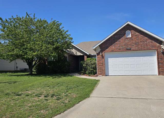 Property at 1126 Woodland Rdg, Monett, MO 65708, 3 beds, 2 baths