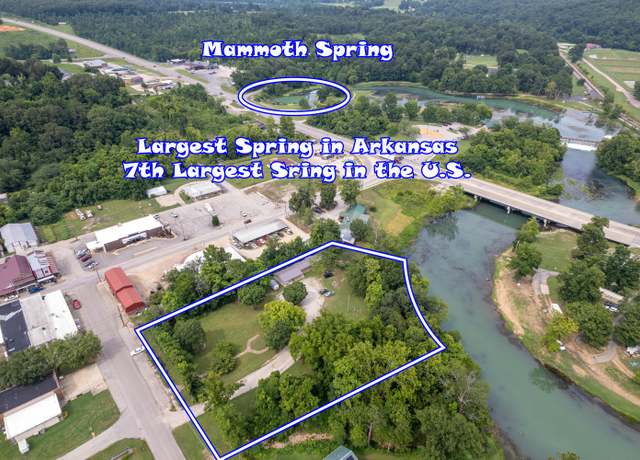 Property at 200 S 2nd St, Mammoth Spring, AR 72554, 3 beds, 0.5 baths