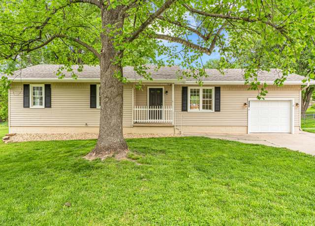 Property at 1107 E Mccracken Rd, Ozark, MO 65721, 3 beds, 2.5 baths