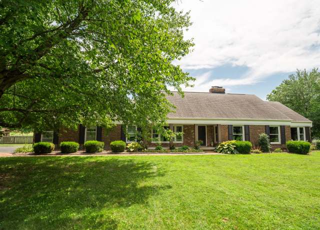 Property at 5724 E Mill St St, Springfield, MO 65802, 4 beds, 3 baths