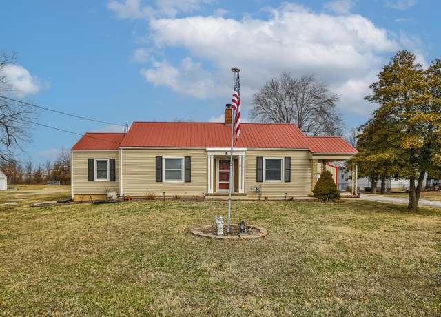 Property at 1101 W Washington St, Marshfield, MO 65706, 3 beds, 2 baths