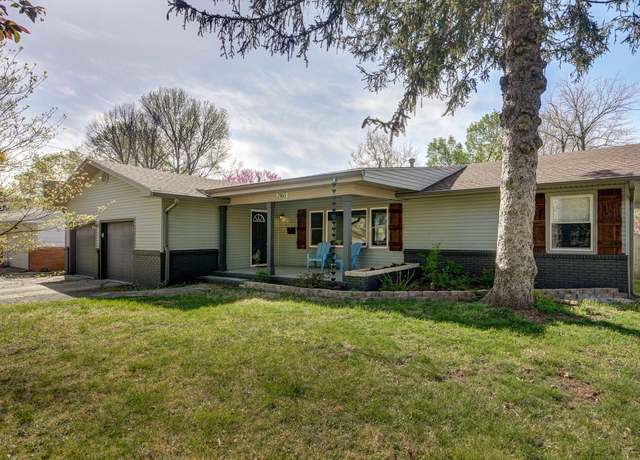 Property at 2160 E Berkeley St, Springfield, MO 65804, 3 beds, 2 baths