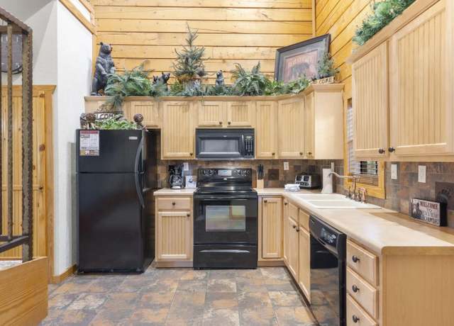 Property at 267 Oak Ridge Rd Rd, Branson, MO 65616, 3 beds, 2 baths