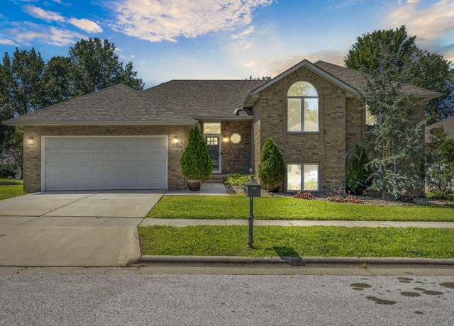Property at 2040 W Buena Vista St, Springfield, MO 65810, 5 beds, 3 baths