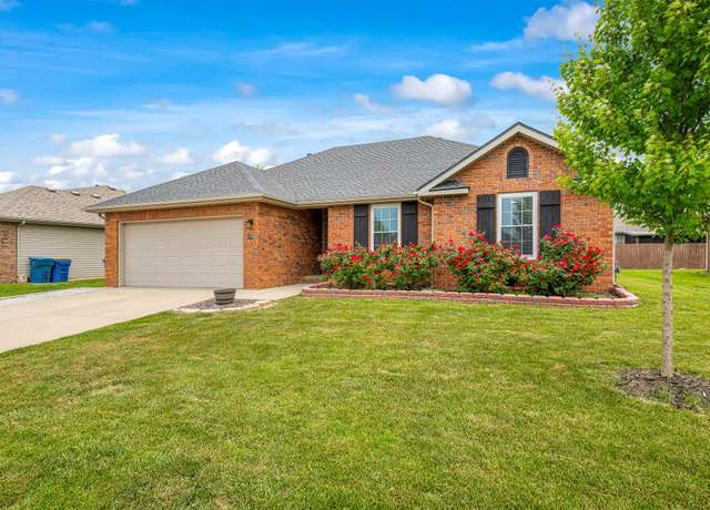 Property at 776 S Pinehurst St, Nixa, MO 65714, 3 beds, 2 baths