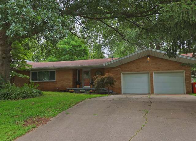 Property at 848 S Kickapoo Ave, Springfield, MO 65804, 3 beds, 2 baths
