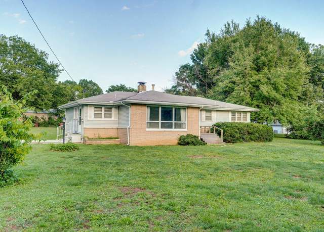 Property at 510 E College St, Walnut Grove, MO 65770, 3 beds, 1.5 baths