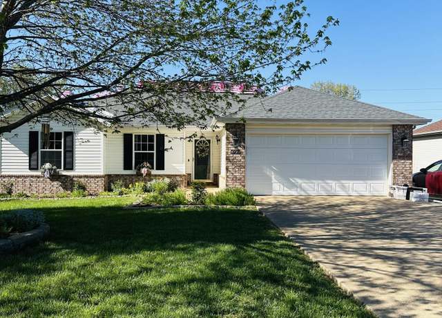 Property at 4723 W Portland St, Springfield, MO 65802, 3 beds, 2 baths