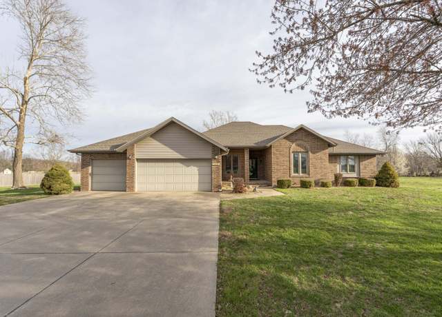 Property at 1109 W Tracker Rd, Nixa, MO 65714, 3 beds, 2 baths