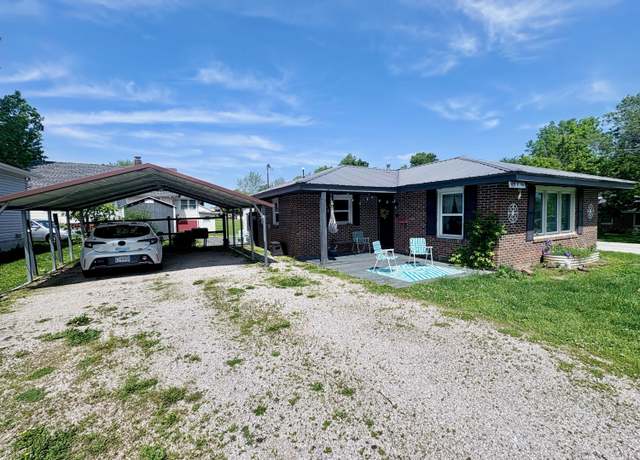 Property at 109 N Pine St, Marshfield, MO 65706, 2 beds, 1 bath