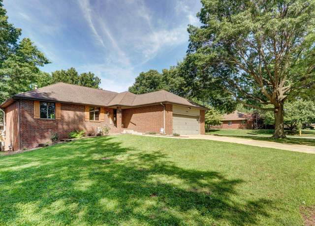 Property at 4001 S Belvedere Ct, Springfield, MO 65807, 4 beds, 3.5 baths