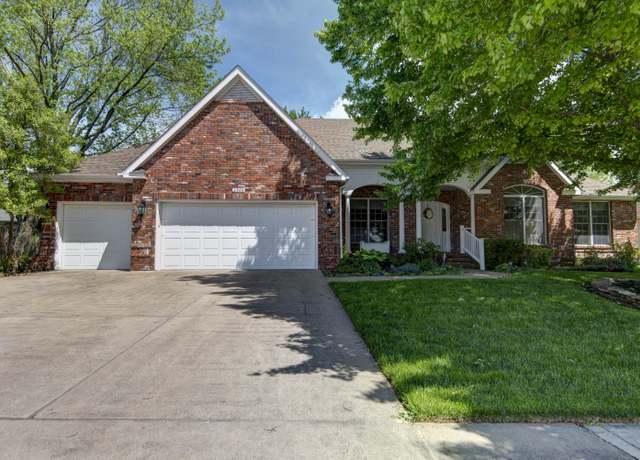 Property at 3904 S Meadowbrook Ave, Springfield, MO 65807, 4 beds, 2.5 baths