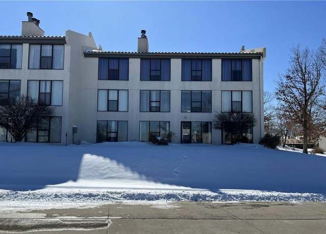 Property at 85 La Jolla Dr Unit 352-A, Lake Ozark, MO 65049, 3 beds, 2.5 baths