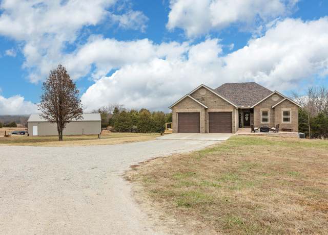 Property at 2459 Old Hillcrest Rd, Marshfield, MO 65706, 4 beds, 3 baths