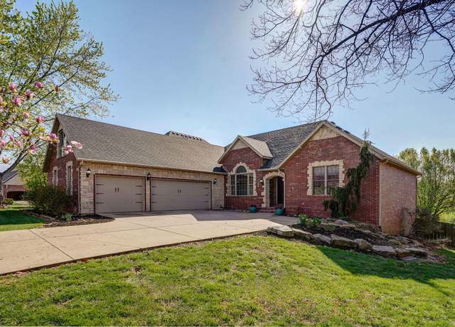 Property at 3207 N 10th St, Ozark, MO 65721, 5 beds, 3.5 baths