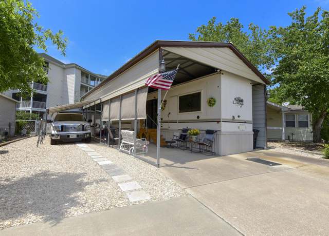 Property at 406 Monarch Dr, Branson, MO 65616, 1 bed, 1 bath