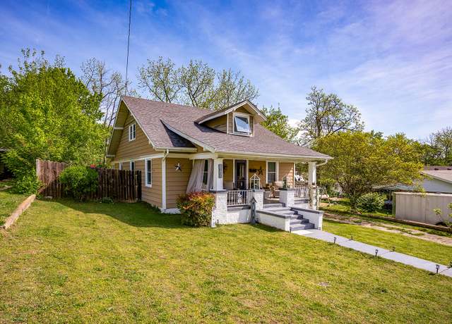 Property at 1013 Worcester St, West Plains, MO 65775, 4 beds, 1 bath