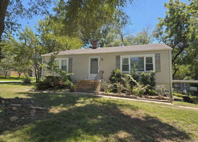 Property at 3070 E Beaumont St, Springfield, MO 65804, 2 beds, 1 bath
