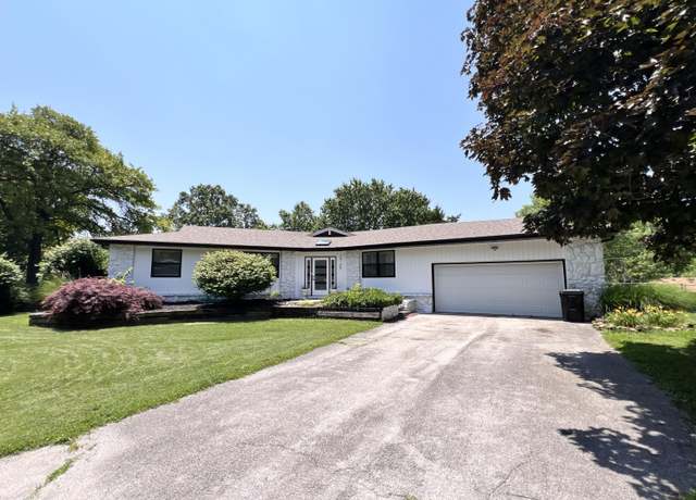 Property at 3730 Dogwood Pl, Springfield, MO 65809, 3 beds, 2.5 baths