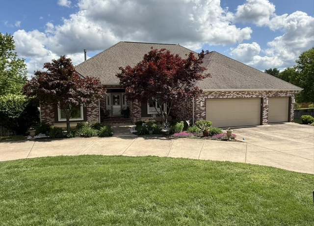 Property at 1950 E Norshire St, Springfield, MO 65804, 5 beds, 3.5 baths