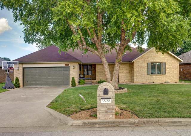Property at 3526 S Bellhurst Ave, Springfield, MO 65804, 3 beds, 2.5 baths