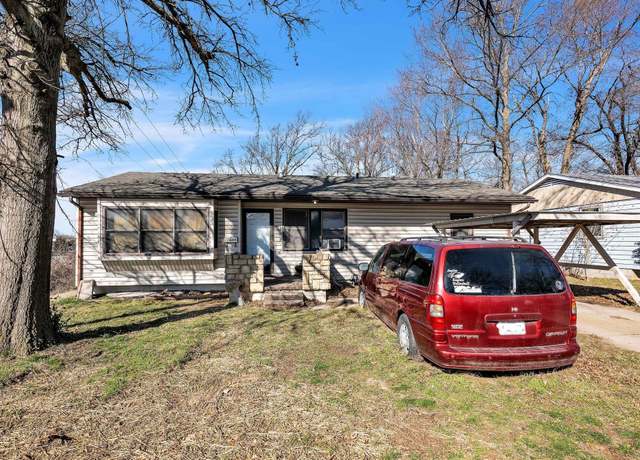 Property at 836 S Saint Louis Ave, Joplin, MO 64801, 3 beds, 1 bath