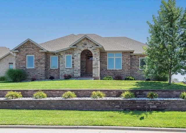 Property at 1952 N Citation Ave, Springfield, MO 65802, 4 beds, 2.5 baths