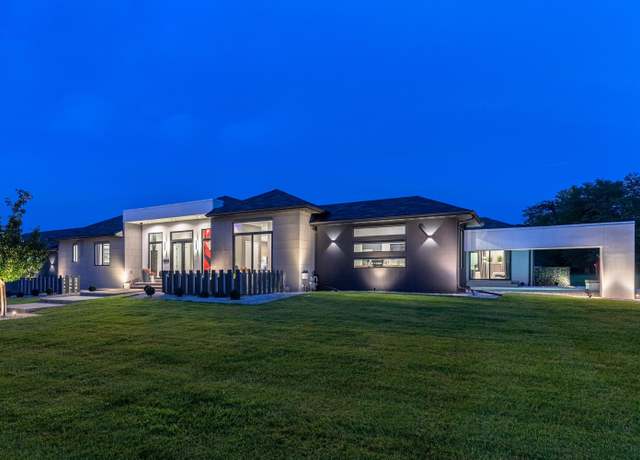 Property at 6298 E Summit View Dr, Springfield, MO 65809, 4 beds, 4.5 baths