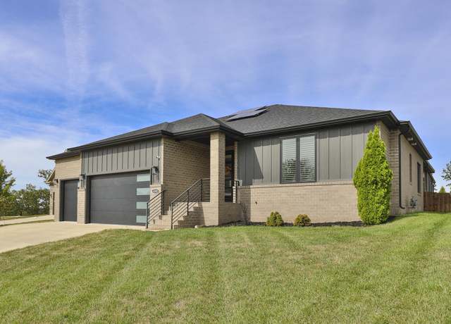 Property at 6165 S Maryland Ave, Springfield, MO 65810, 3 beds, 2.5 baths