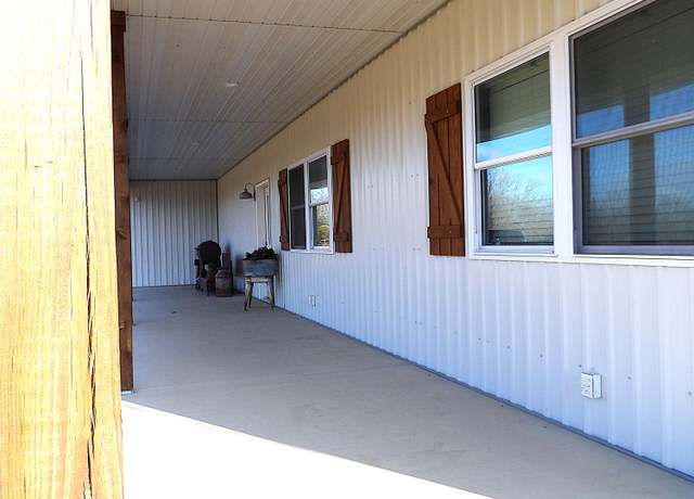 Property at 2192 Highway 38 Cabool, Cabool, MO 65689, 4 beds, 2 baths