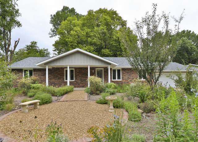 Property at 2669 S Catalina Ave, Springfield, MO 65804, 3 beds, 2 baths