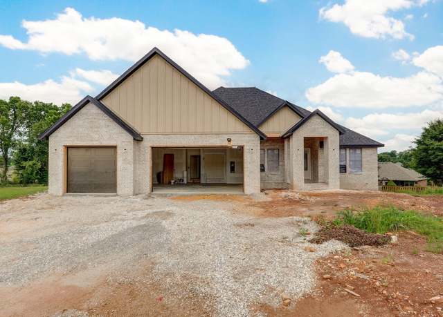 Property at 5084 E Ferdinand Ct, Springfield, MO 65802, 5 beds, 3.5 baths