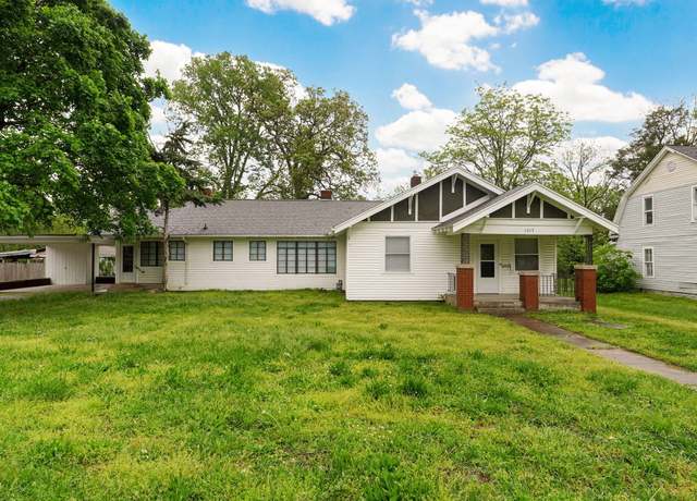 Property at 1615 W Nichols St, Springfield, MO 65802, 4 beds, 2 baths